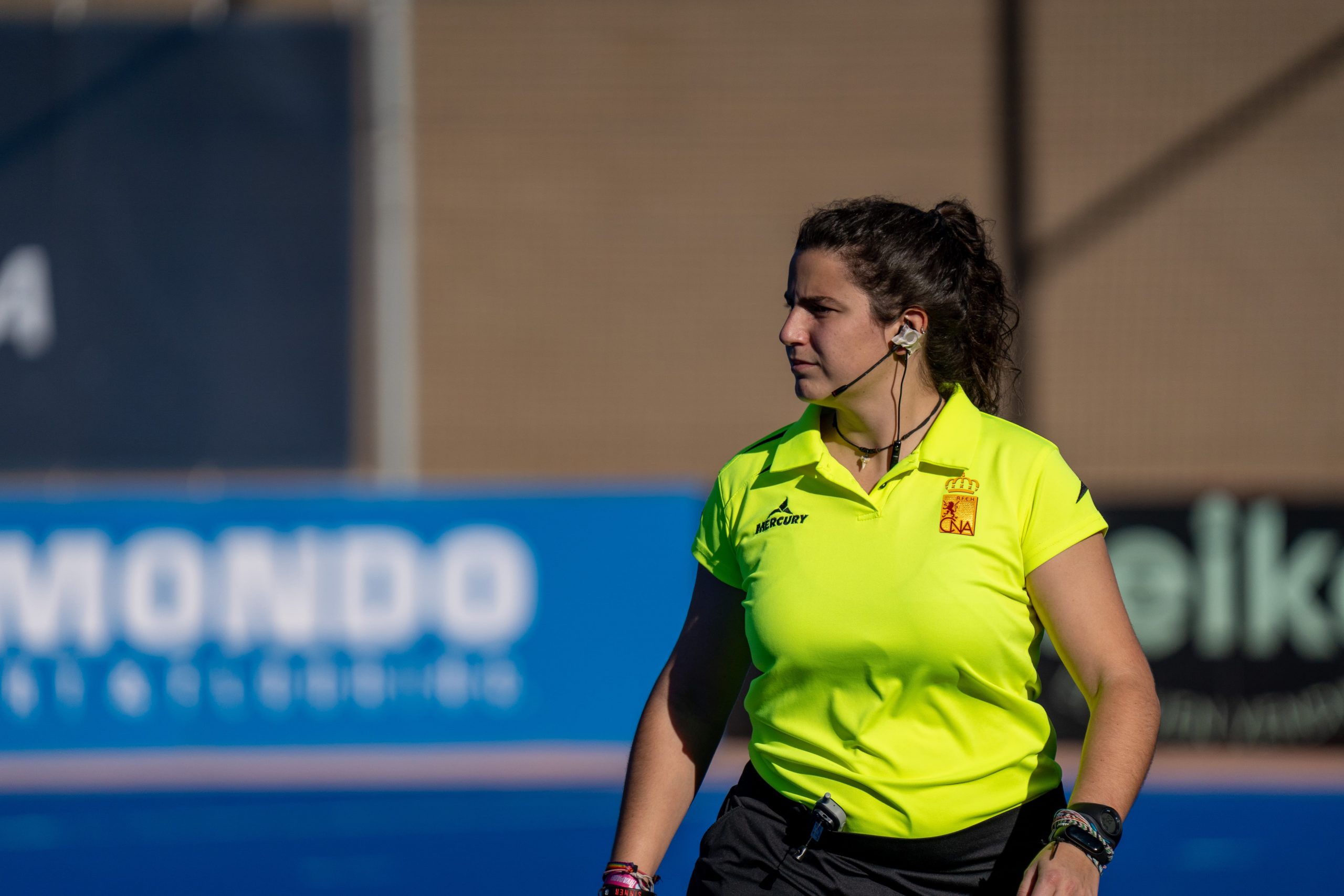 Amarillo Mujer 4 Amarillo Mujer 4